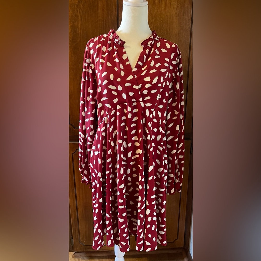 Umgee Burgundy and White Abstract Dress